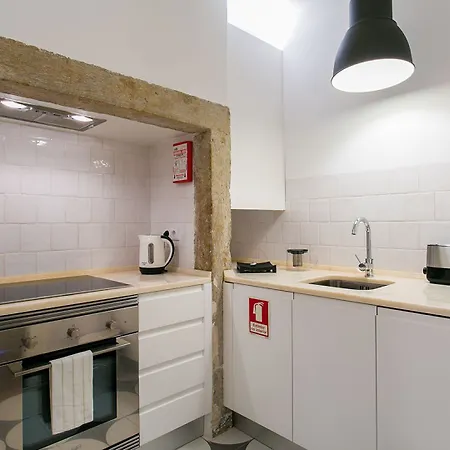 Apartment Joivy Splendid 2br Flat In Bairro Alto, Nearby Luis De Camoes Square Lissabon